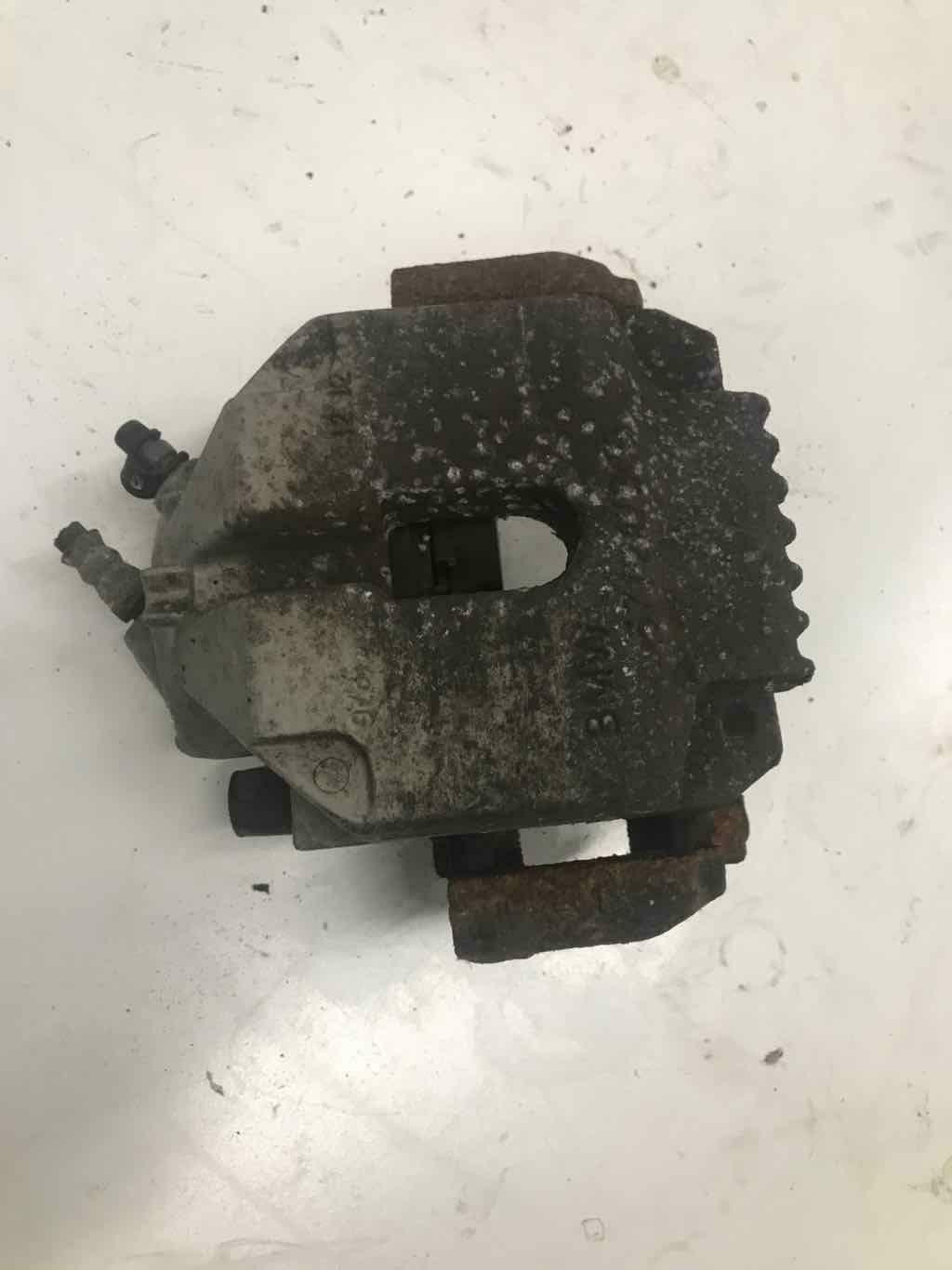 Caliper BMW 325I Right 06