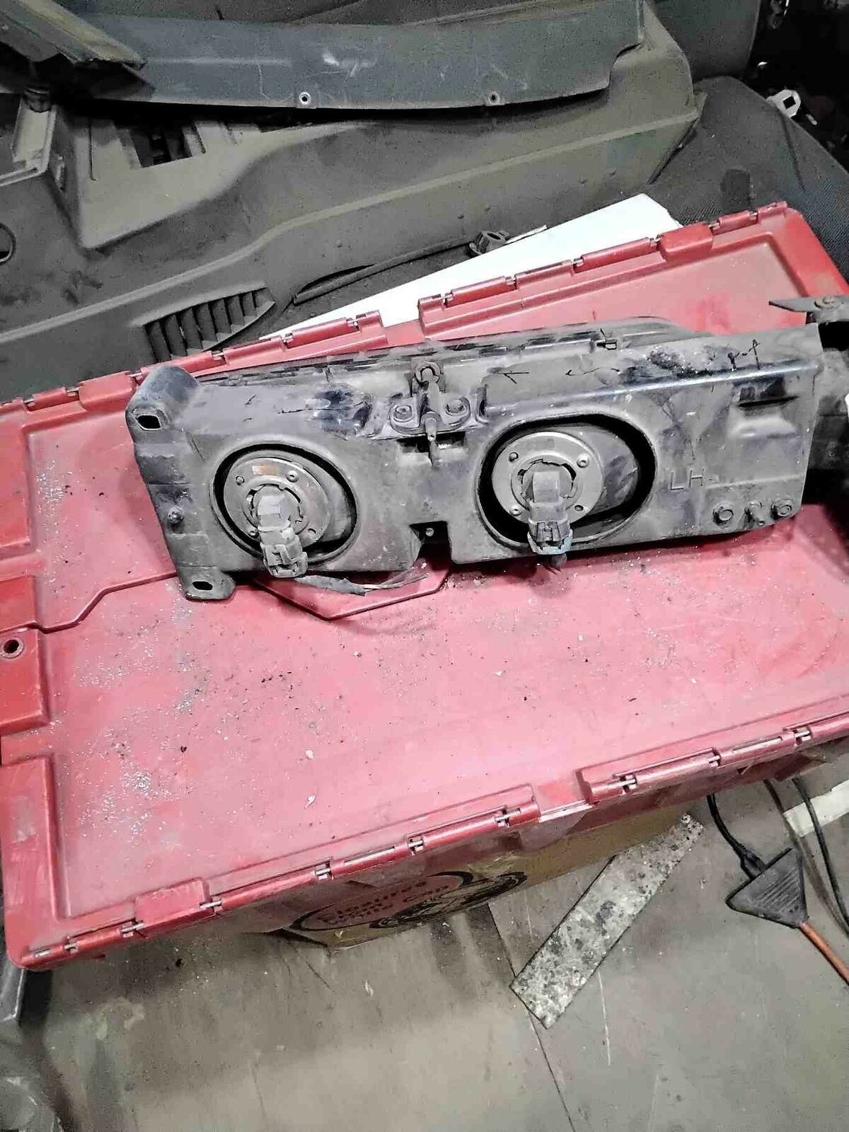 Headlamp Assembly P2000 Left 89