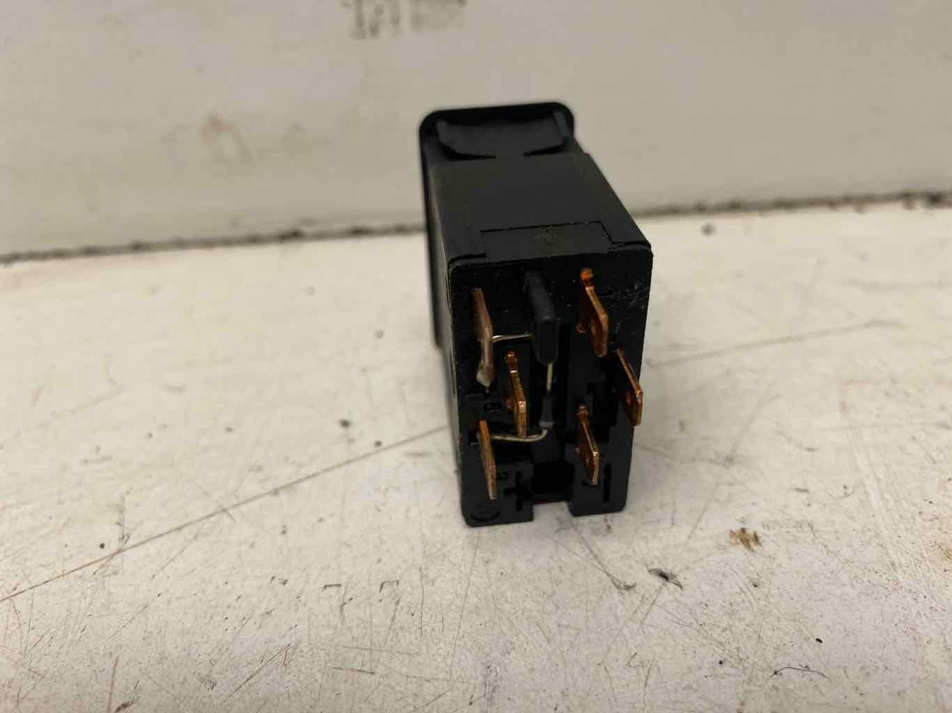 BMW 528E 85 A/C Switch