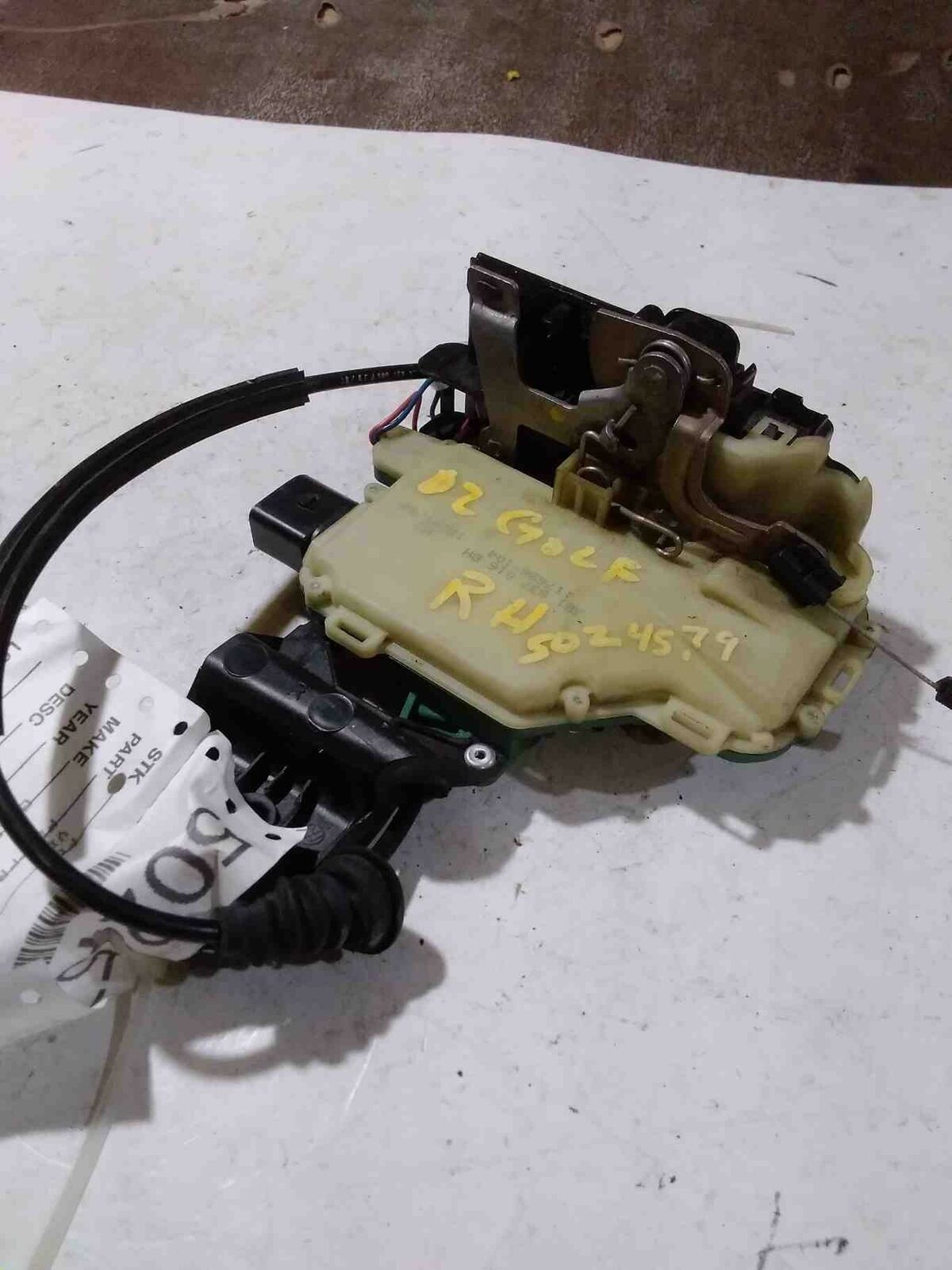 Front Door Latch VOLKSWAGEN GOLF Right 02