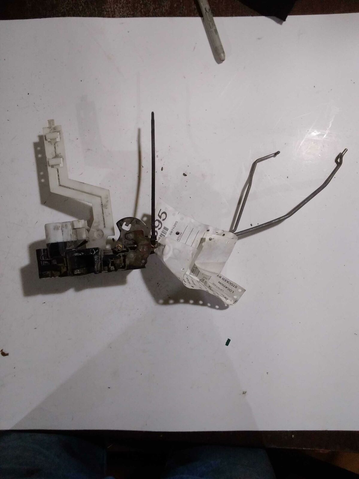 Front Door Latch CHEVY MALIBU Right 98