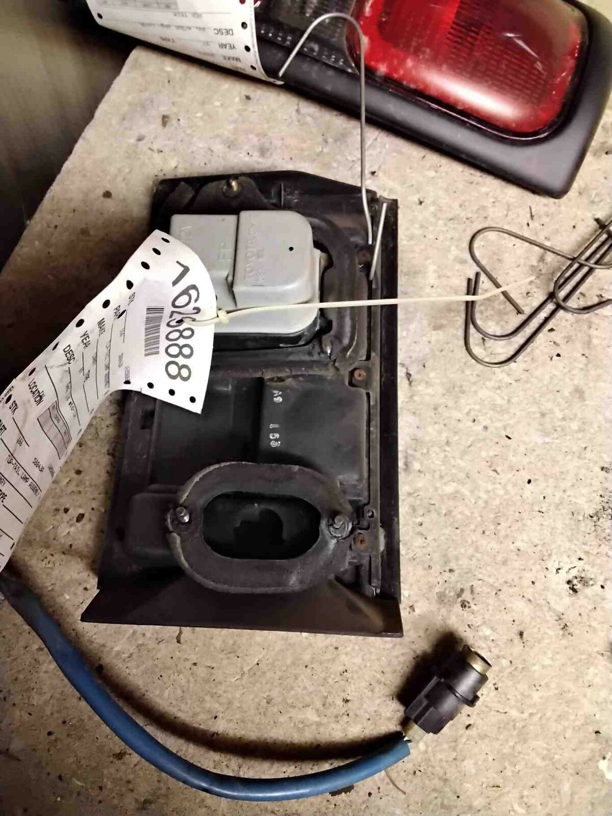 Tail Light Assembly TOYOTA CAMRY Left 89 90 91