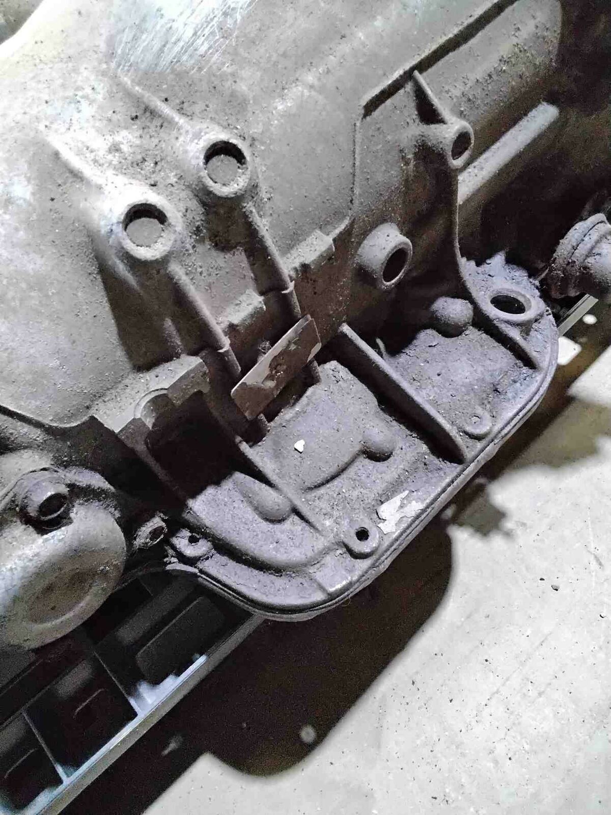 Transmission Assy. CHEVROLET PICKUP 85 TH400 Turbo 400 4wd DAMAGED