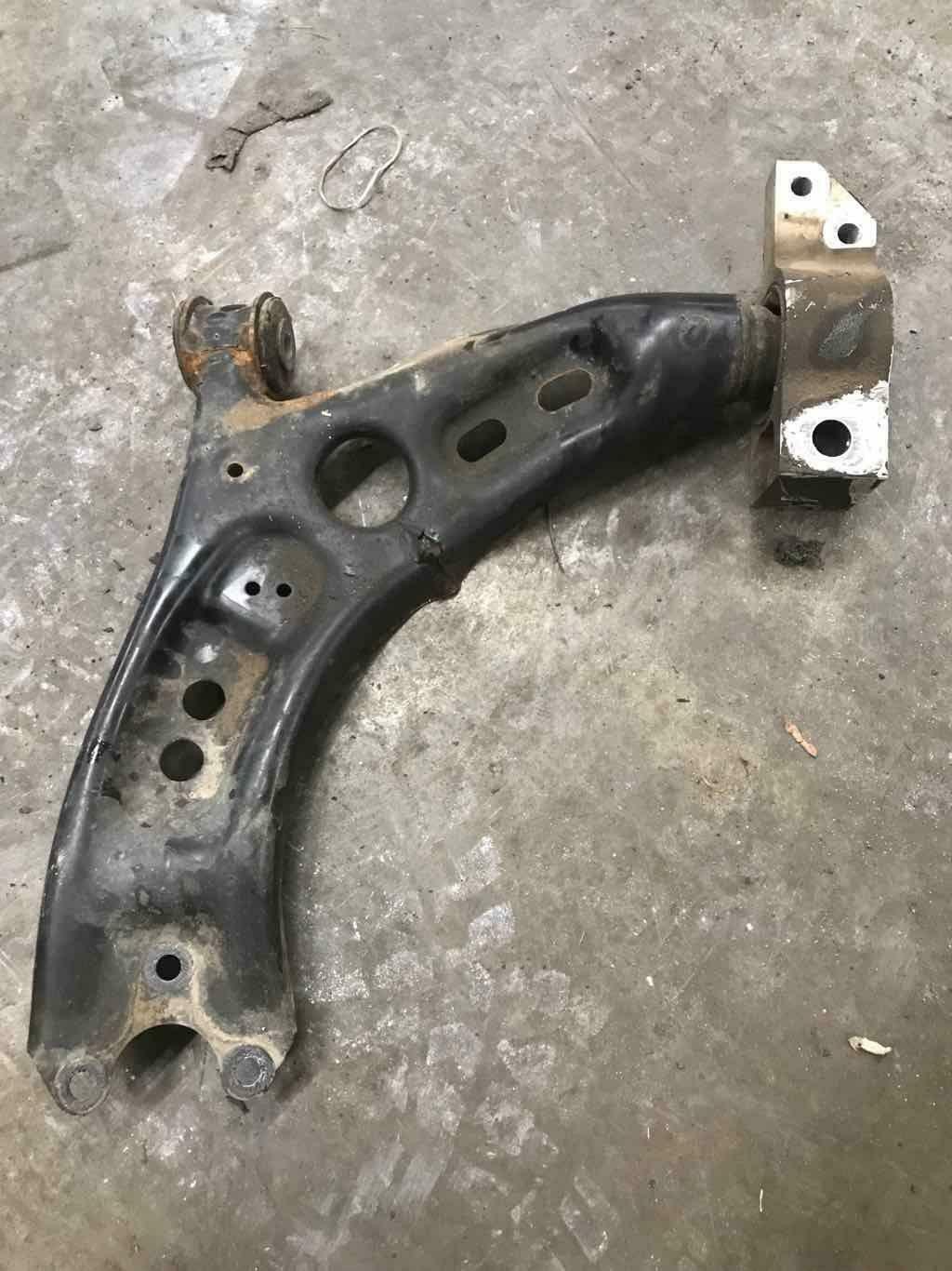 Lower Control Arm Front VW CC 13