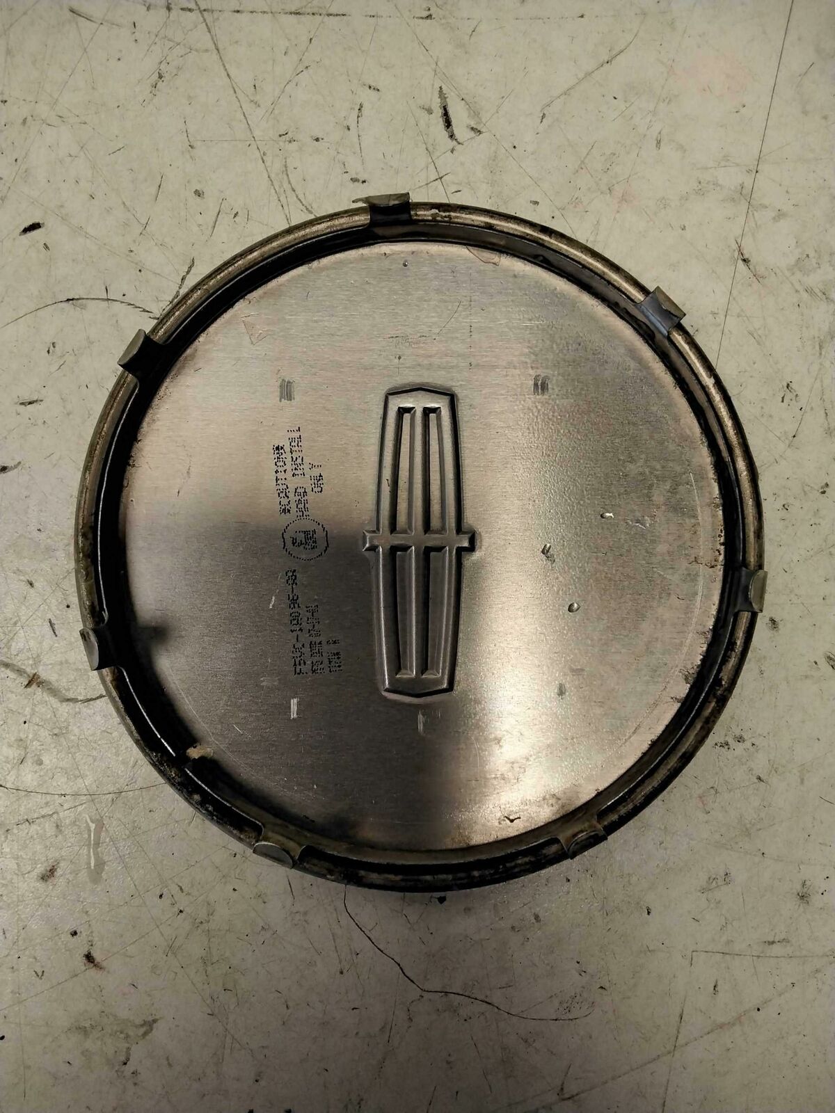 Center Cap LINCOLN CONTINENTAL 99