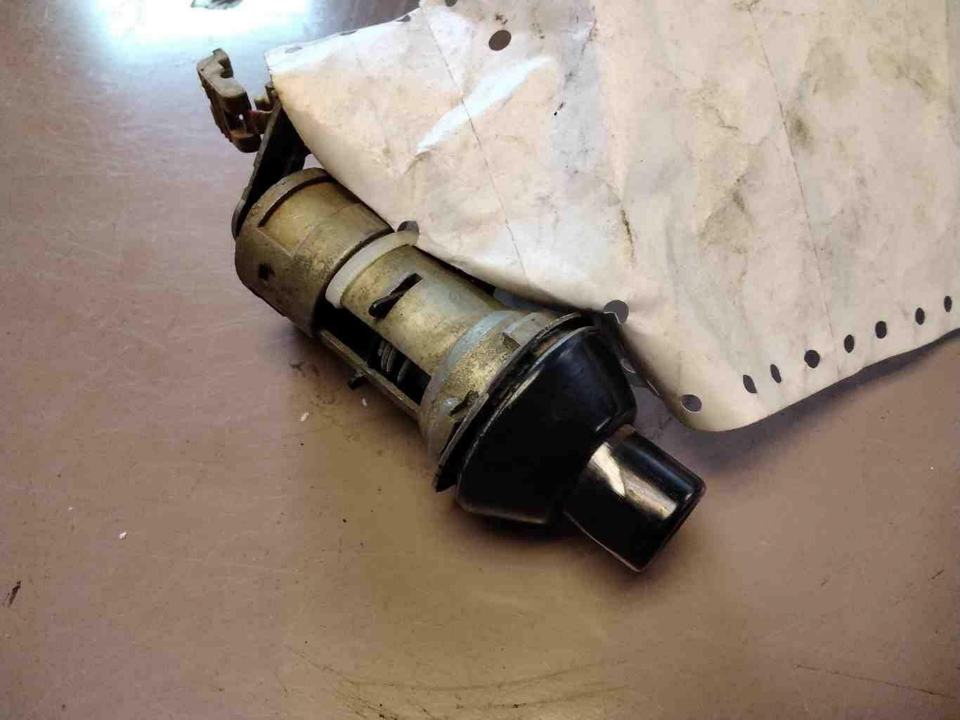 Door Lock Assembly GMC ENVOY 02