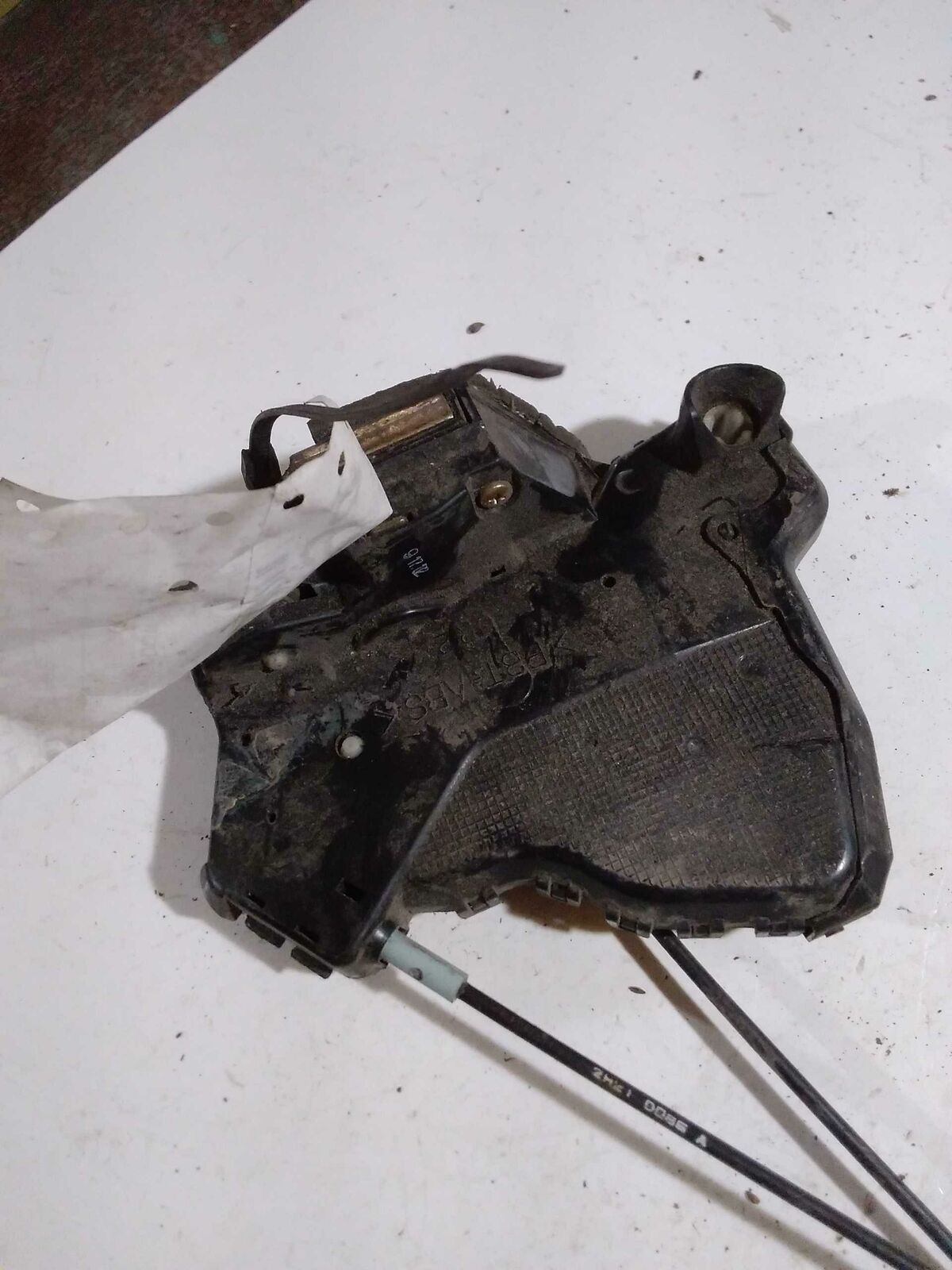 Front Door Latch PONTIAC VIBE Right 03