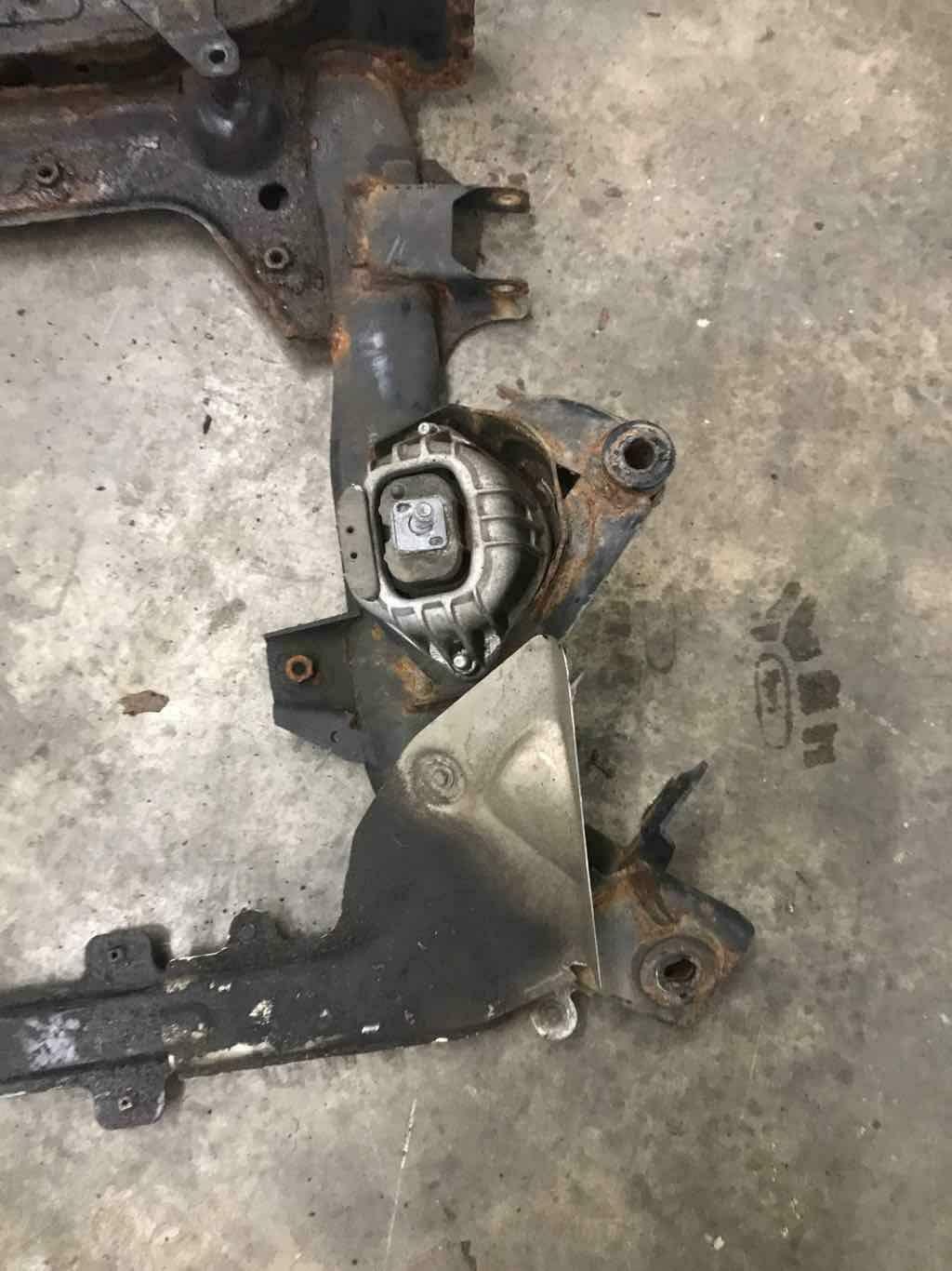 Undercarriage Crossmember BMW 325I 06