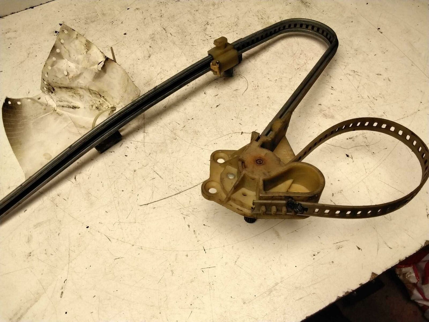 Side/rear/cargo Regulator PONTIAC GRAND PRIX Right 90 91 92 93