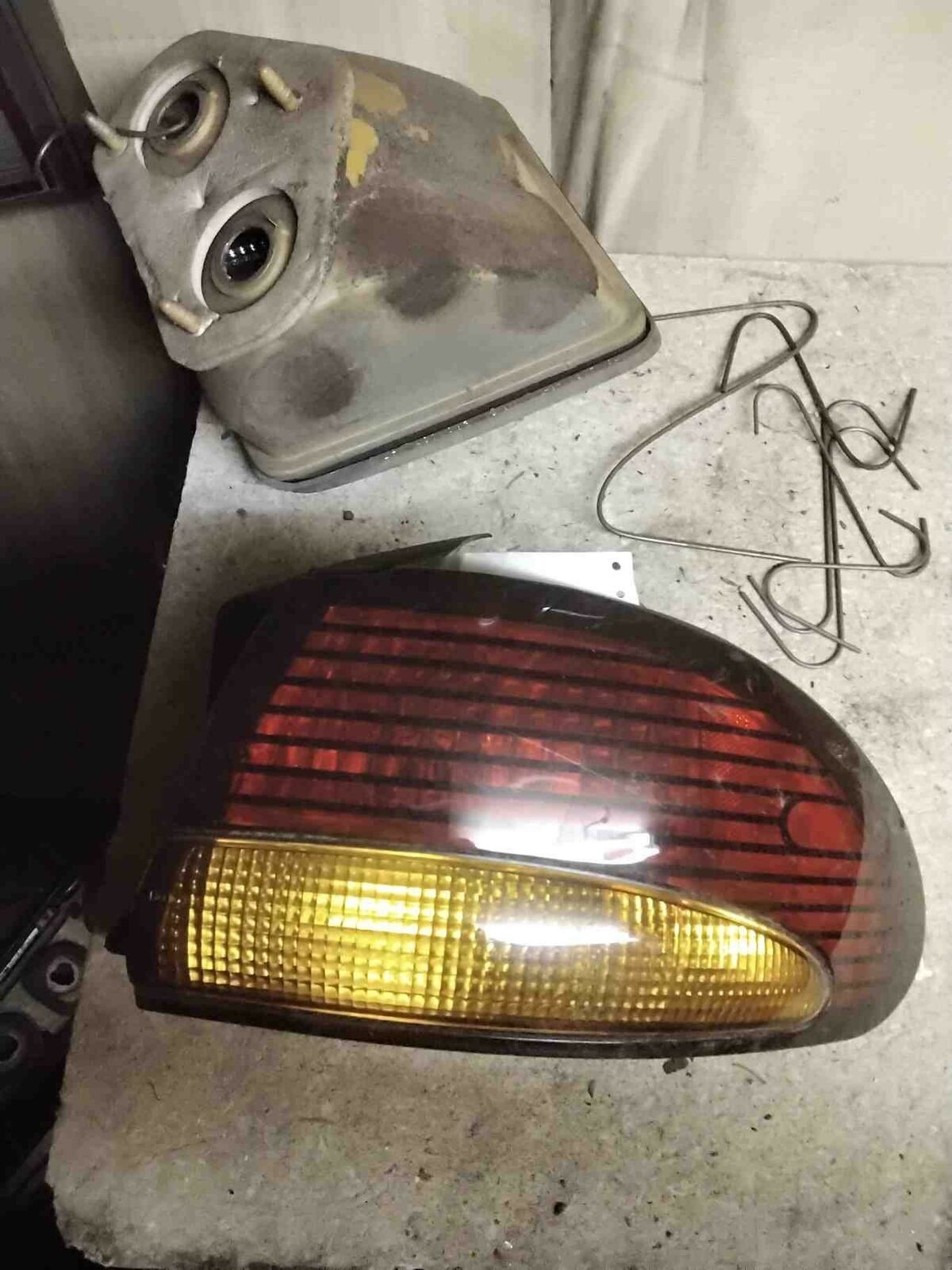 Tail Light Assembly PONTIAC BONNEVILLE Right 96 97 98 99