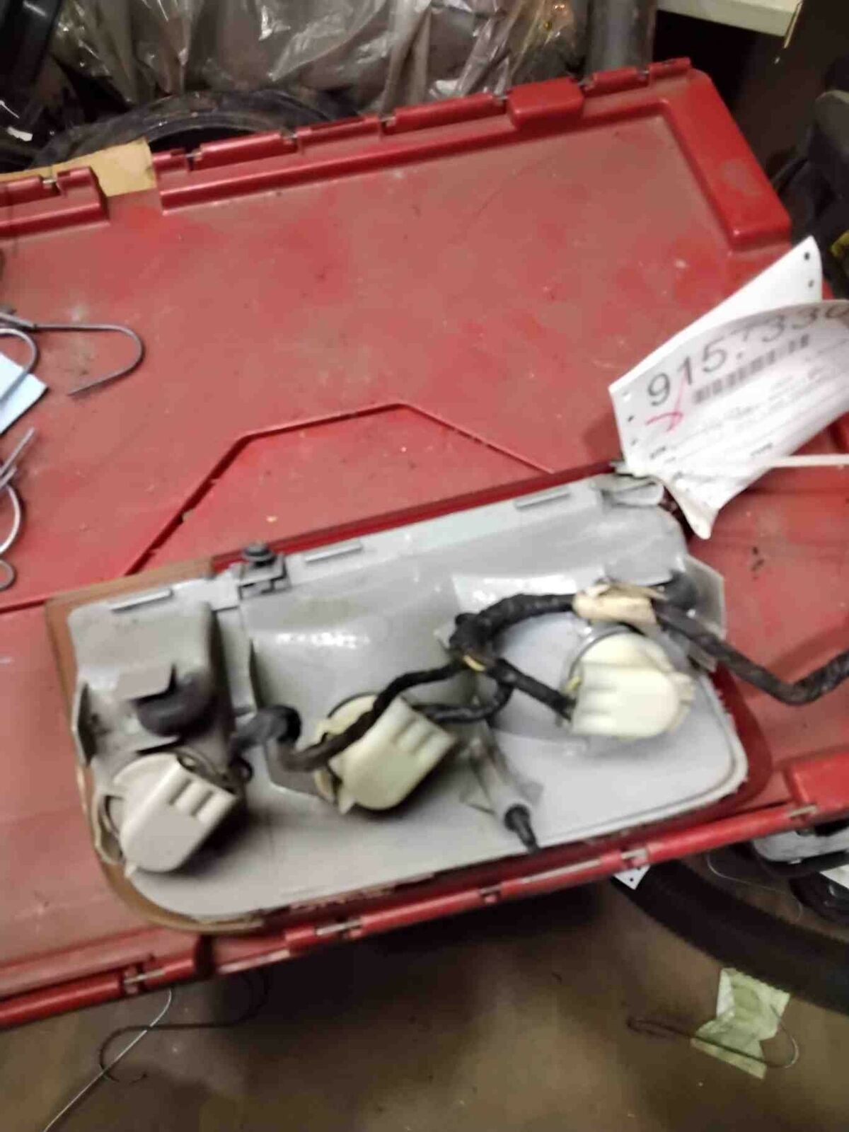 Tail Light Assembly BLAZER S10/JIMMY S15 Left 95 96 97 98 99 00 01 02 03 04 05