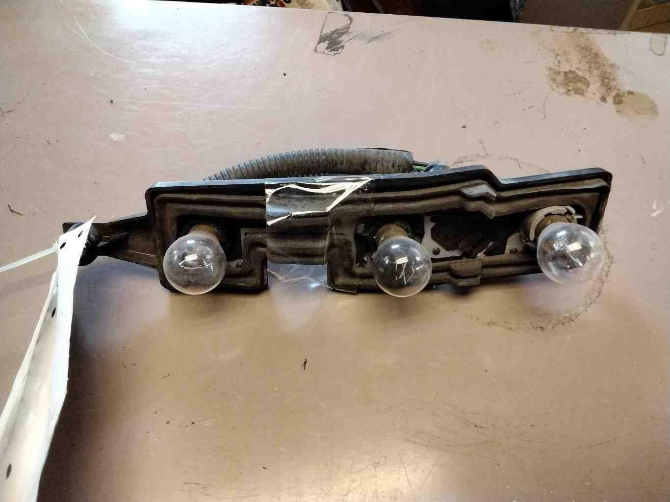 Tail Light Bulb Plate CHEVY PICKUP 1500 Right 88 - 99