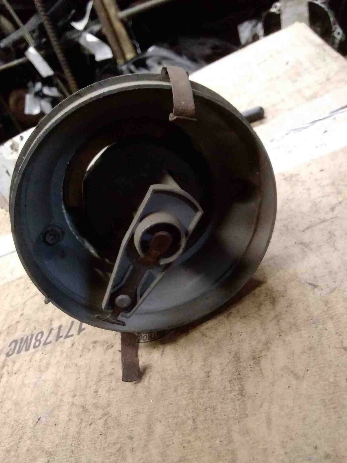 Distributor FORD PICKUP (FULL SIZE) 82