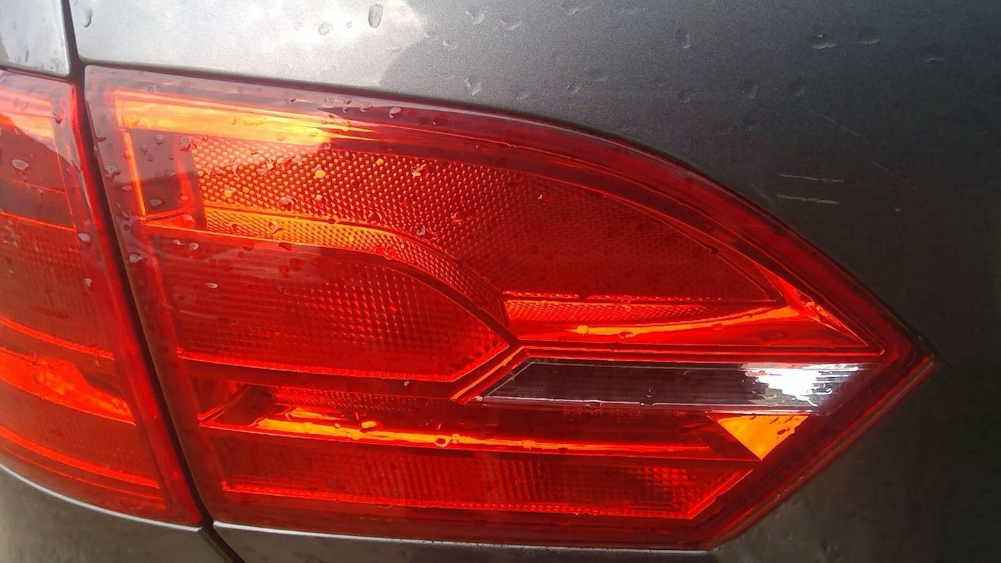 Volkswagen Jetta Left Tail Light Assembly 11 12 13 14