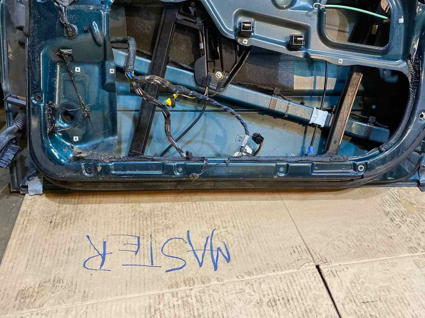 Front Door BMW 740I Right 95 96 97 98 99 00 01