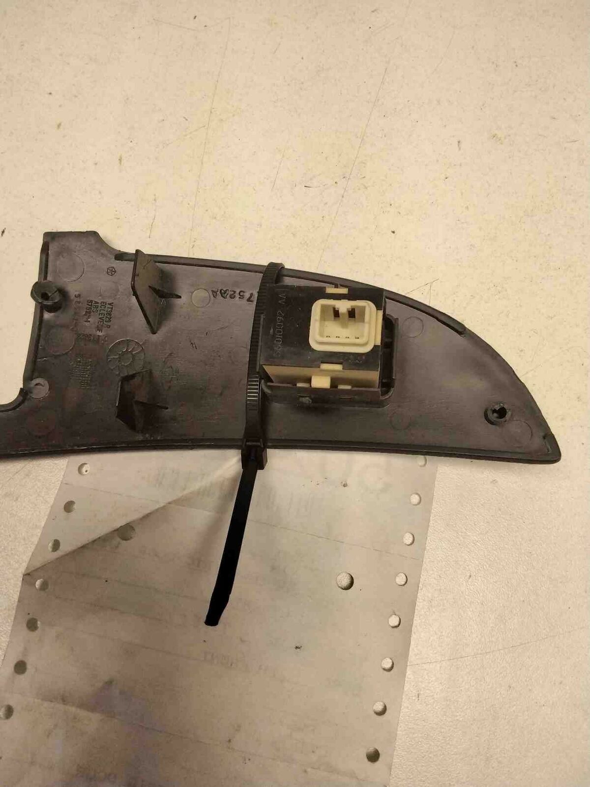 Door Switch Front JEEP LIBERTY 02