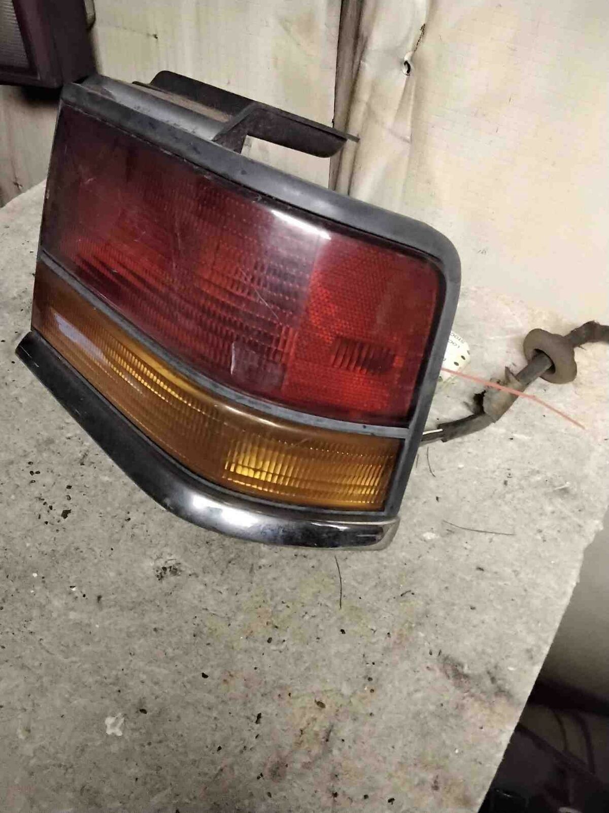 Tail Light Assembly DODGE SPIRIT Right 89 90 91 92