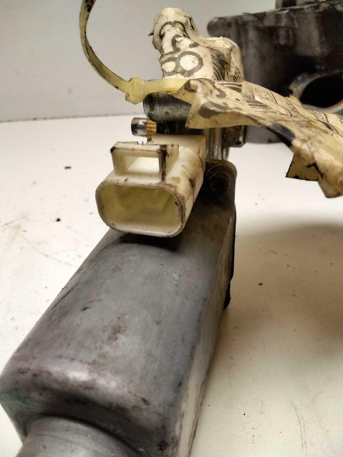 Front Door Regulator PONTIAC GRAND AM Left 99 00 01 02 03 04 05