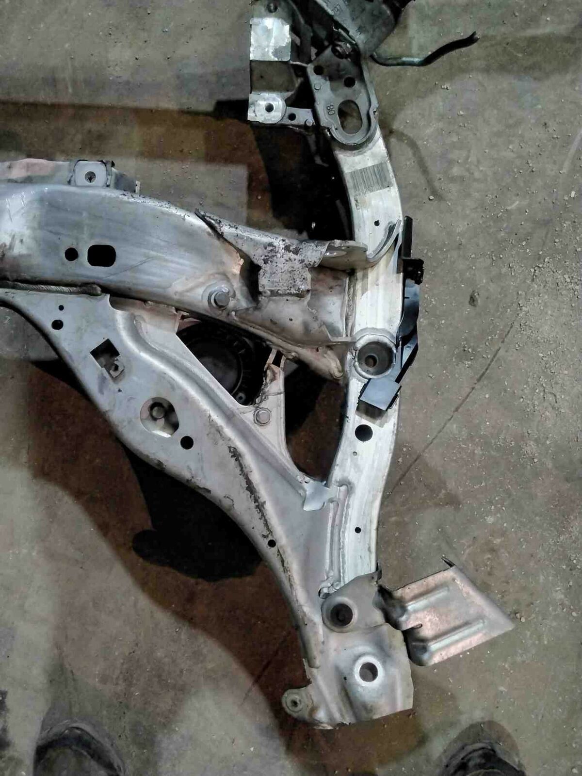 Undercarriage Crossmember BMW 550I 11 12 13 14 15 16