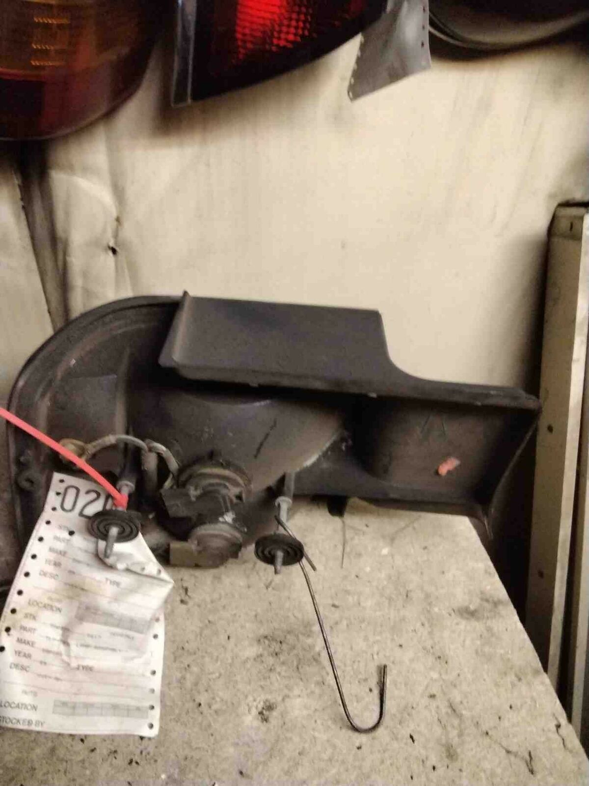 Tail Light Assembly DODGE SPIRIT Right 89 90 91 92