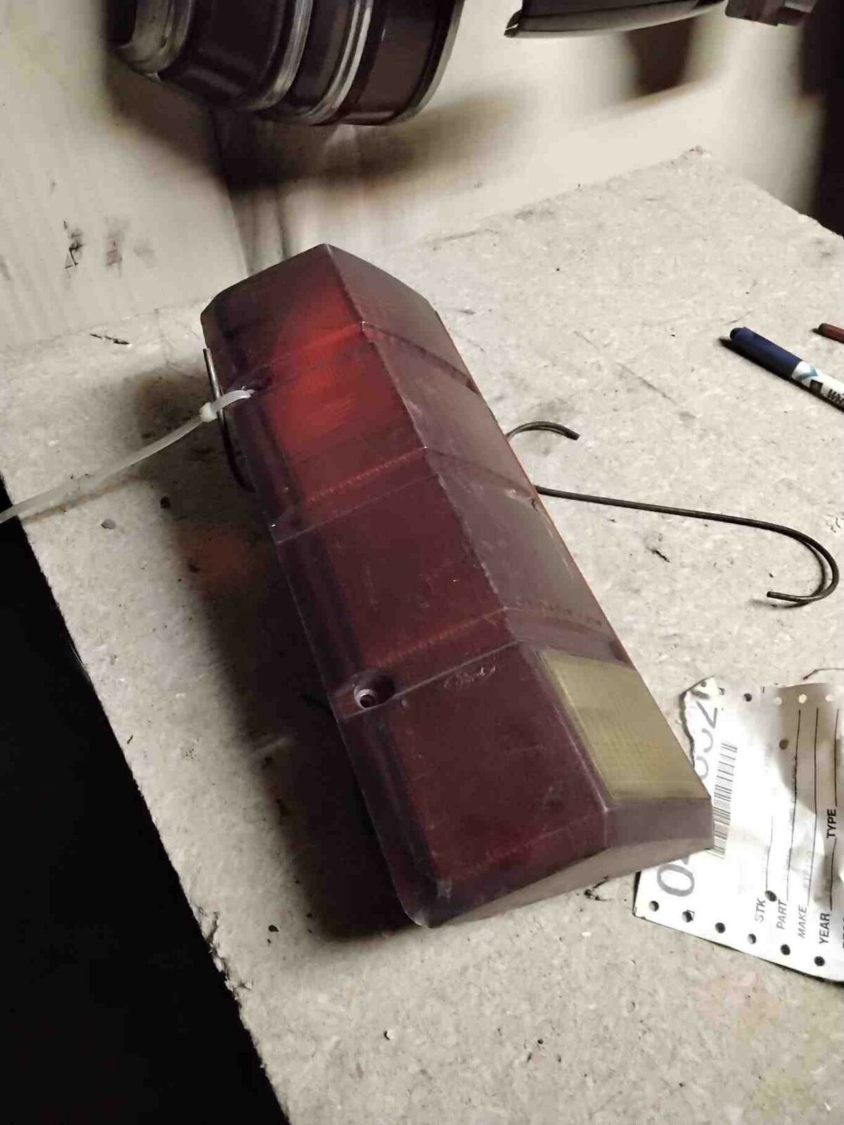 Tail Light Assembly FORD PICKUP F150 Left 87 88 89 90 91 92 93 94 95 96 97