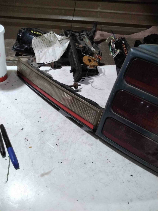 Tail Light Assembly OLDS CIERA Right 89 90 91 92 93 94 95 96