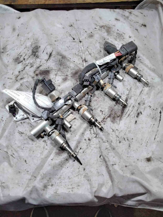 Fuel Injection Rail VOLKSWAGEN GOLF 15