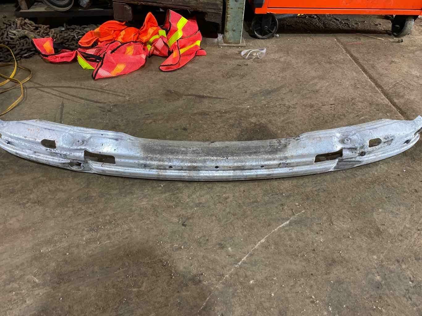 Front Bumper Reinforcement BMW 530I 01 02 03