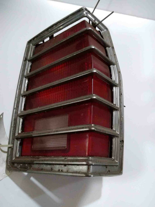 Tail Light Assembly CHEVY FULL SIZE Right 77 thru 90