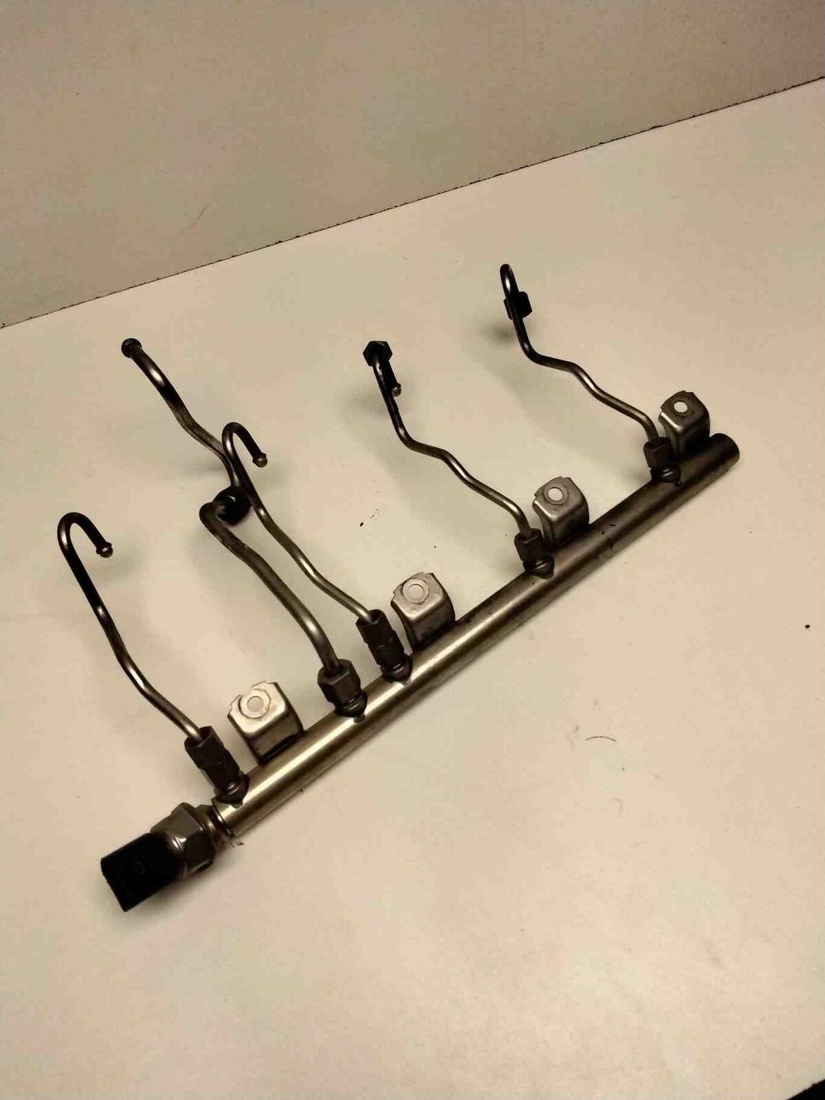 Fuel Injection Rail BMW 750 SERIES 11 Bank 2 Driver Side