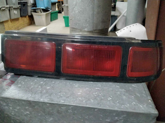 Tail Light Assembly CHEVY LUMINA Right 90 91 92 93 94