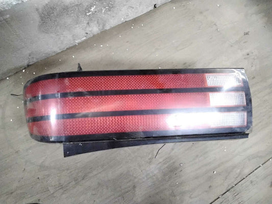 Tail Light Assembly PONTIAC BONNEVILLE Right 87 88 89 90 91