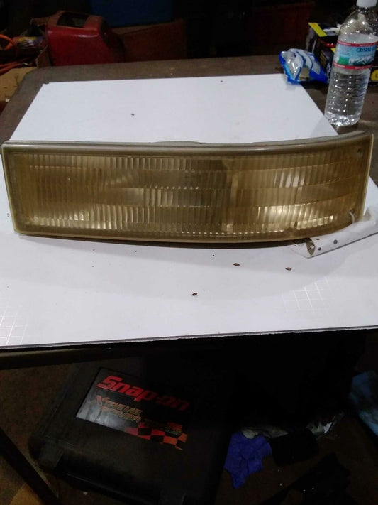 Front Lamp CHEVY ASTRO Right 95 96 97 98 99 00 01 02 03 04 05