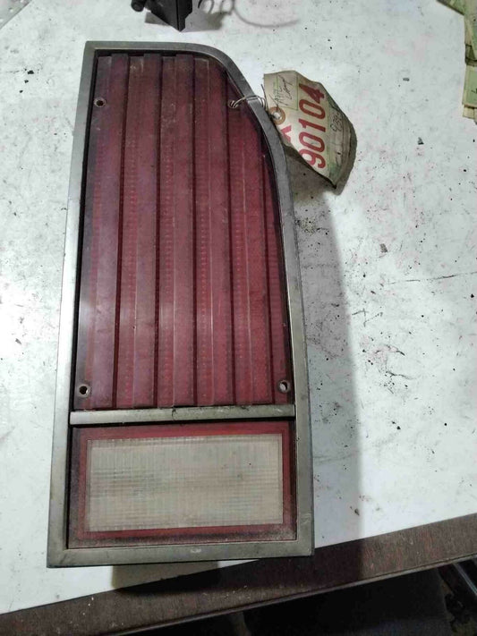 Tail Light Assembly FORD LTD Right 79 80 81 82