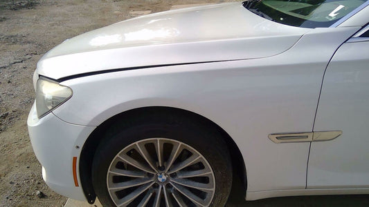 Fender BMW 750 SERIES Left 09 10 11 12 13 14 15