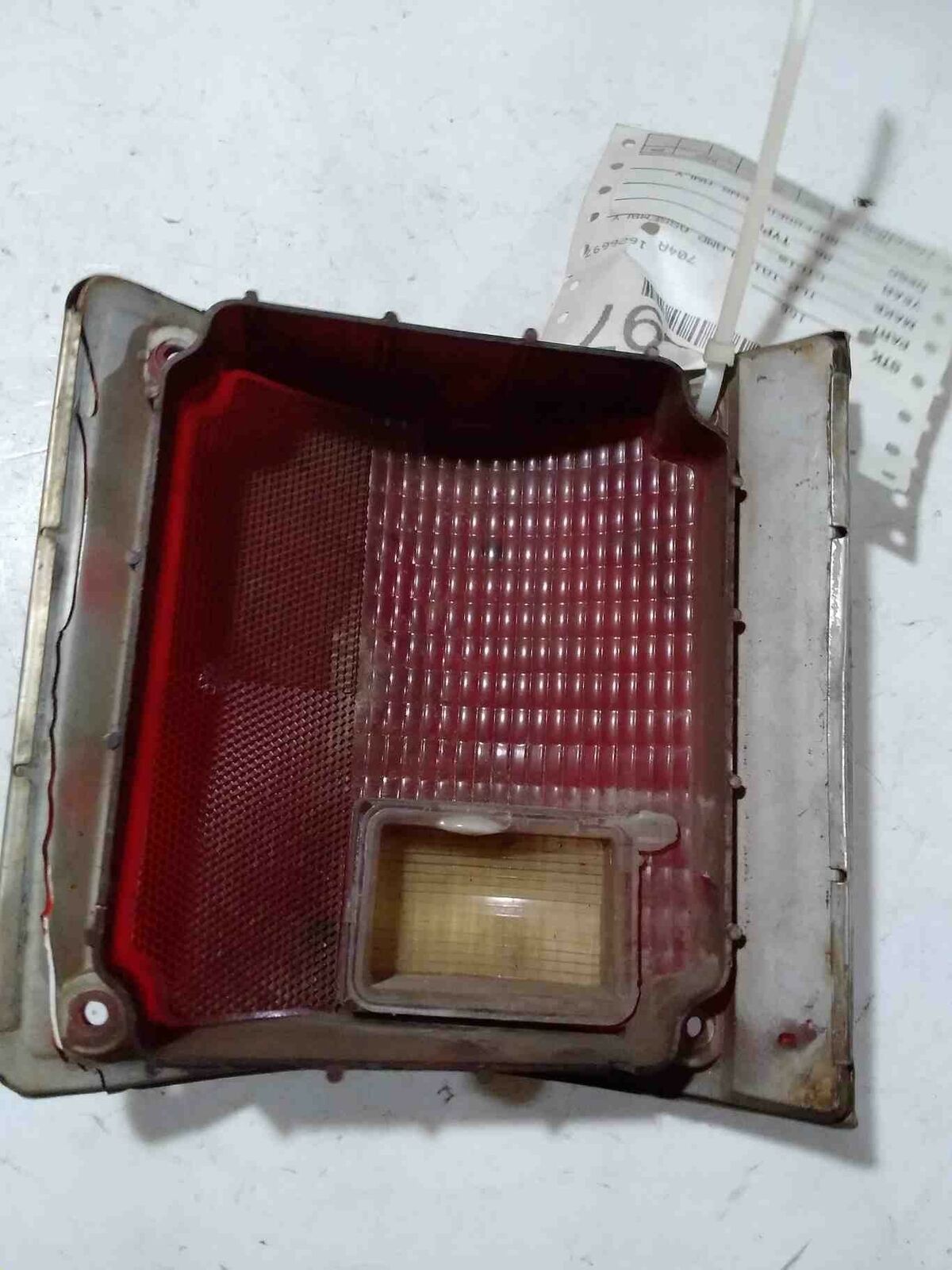 Tail Light Assembly CHEVY PICKUP 10 Right 73 - 91