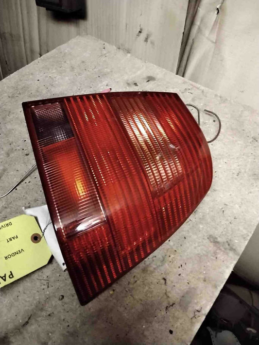 Tail Light Assembly VOLKSWAGEN JETTA Left 01