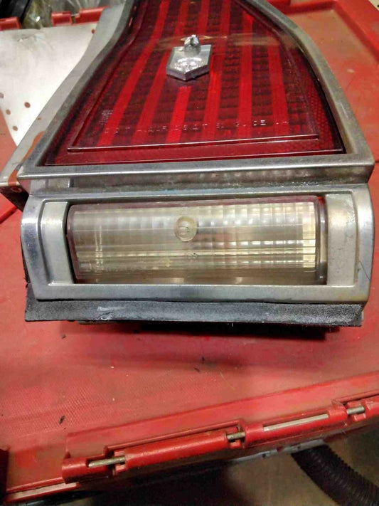 Tail Light Assembly CHEVY MONTE CARLO Right 81 82 83 84 85 86