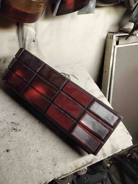 Tail Light Assembly DODGE LANCER Right 85 86 87 88 89