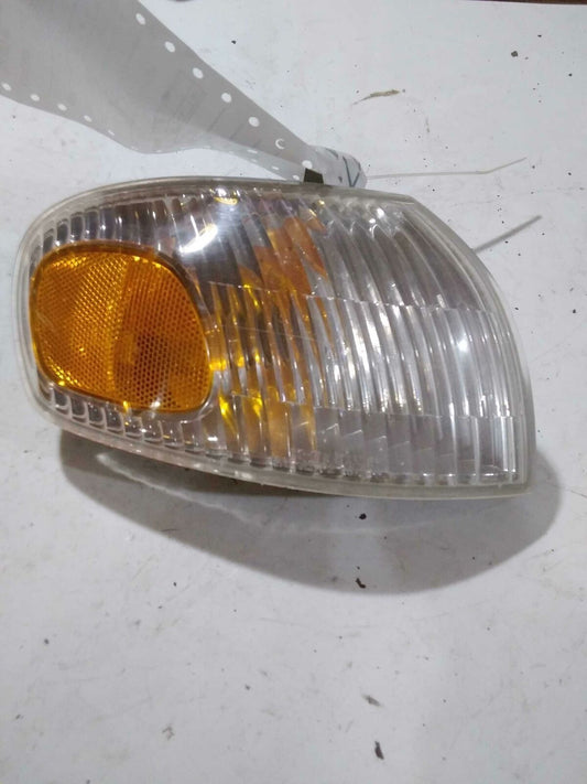Front Lamp CHEVY GEO PRIZM Right 98 99 00 01 02