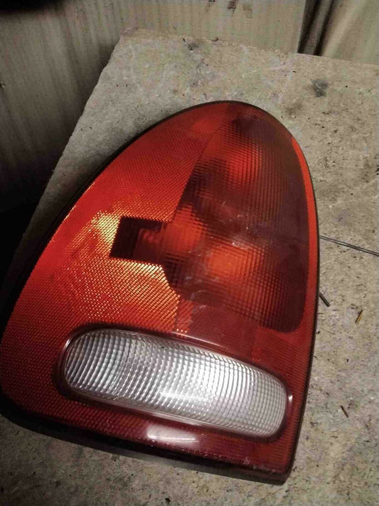 Tail Light Assembly DODGE CARAVAN Left 96 97 98 99 00