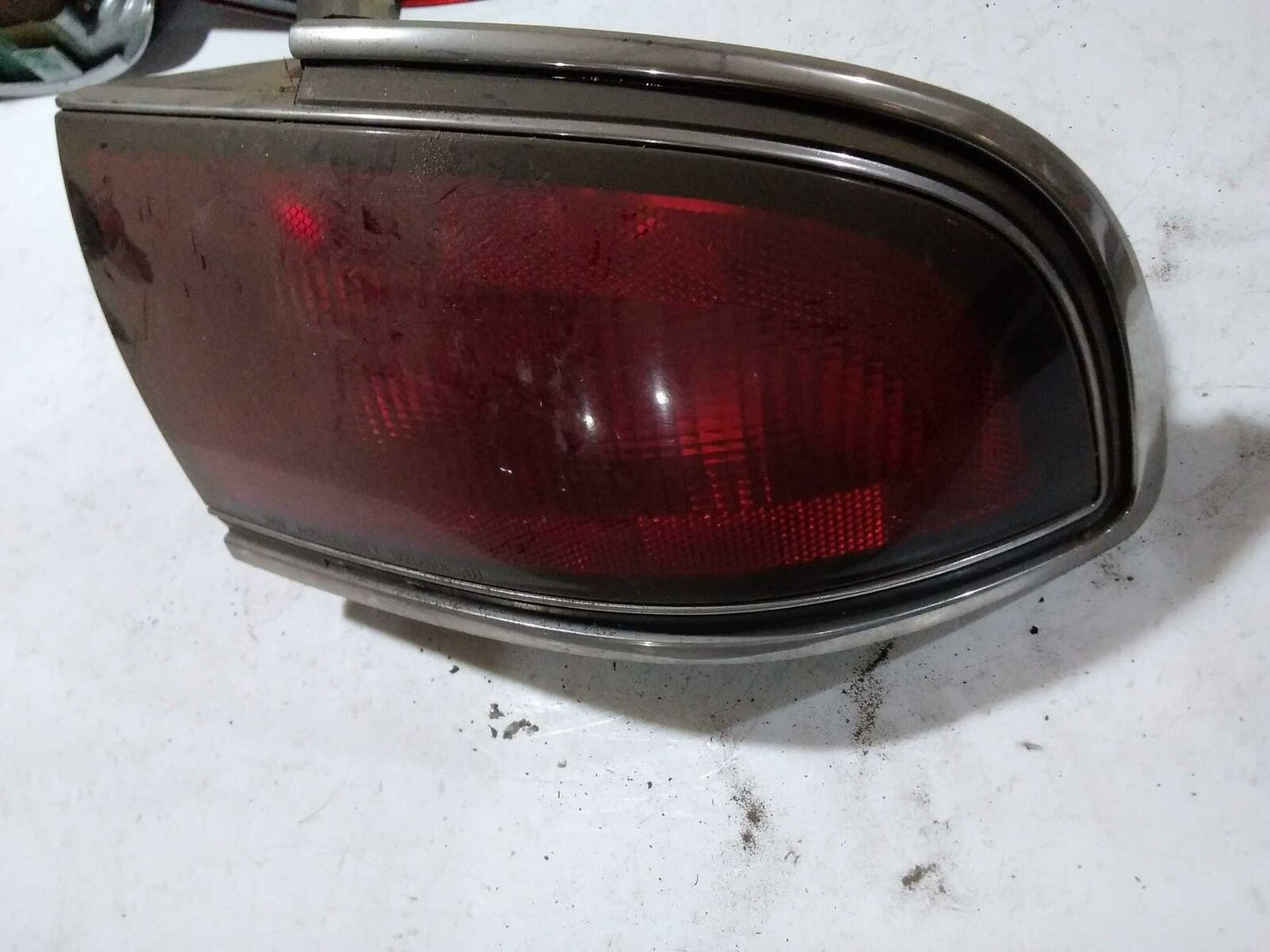 Tail Light Assembly BUICK LESABRE Right 92 93 94 95 96