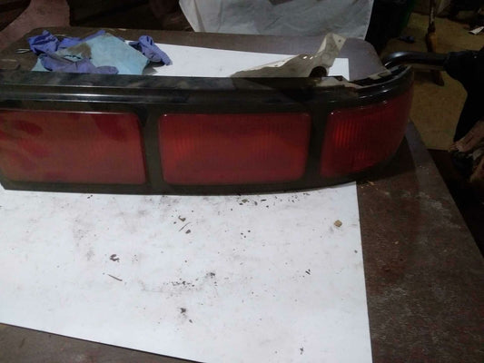 Tail Light Assembly CHEVY LUMINA Right 90 91 92 93 94