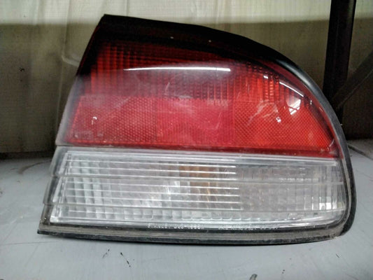 Tail Light Assembly MITSUBISHI GALANT Right 97 98