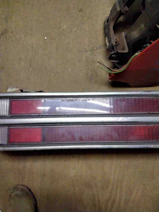 Tail Light Assembly BUICK Electra Right 77