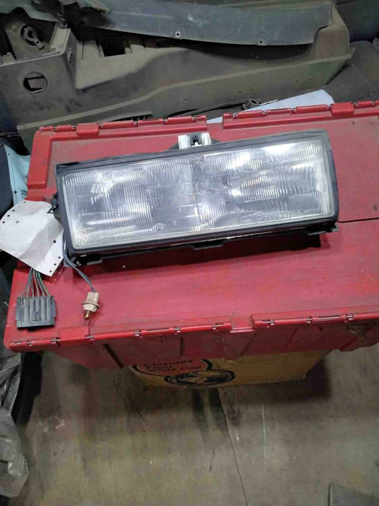 Headlamp Assembly OLDS EIGHTY-EIGHT 88 Right 87 88 89 90