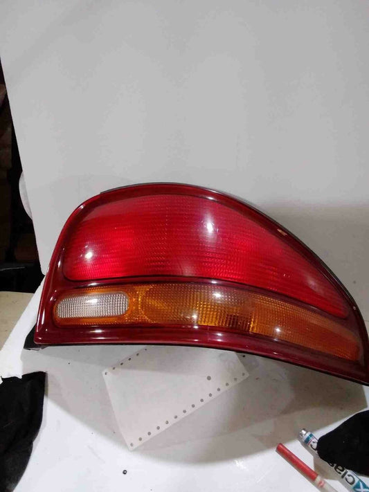 Tail Light Assembly DODGE STRATUS Right 95 96 97 98 99 00