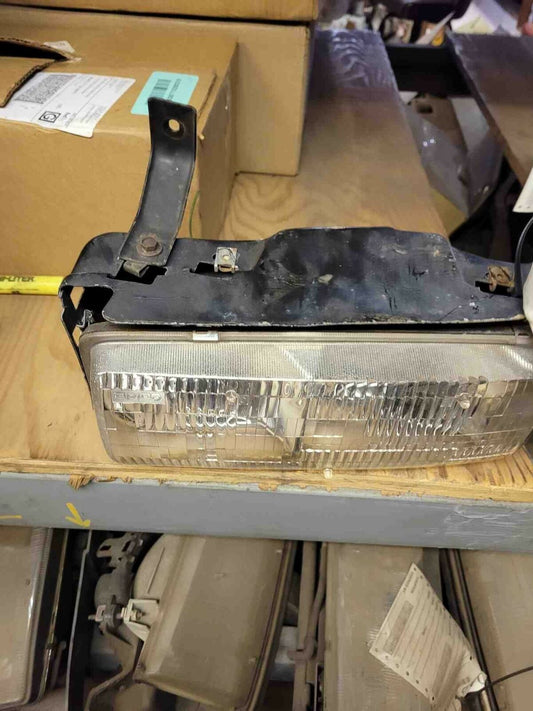 Headlamp Assembly OLDS EIGHTY-EIGHT 88 Right 94 95 97 98