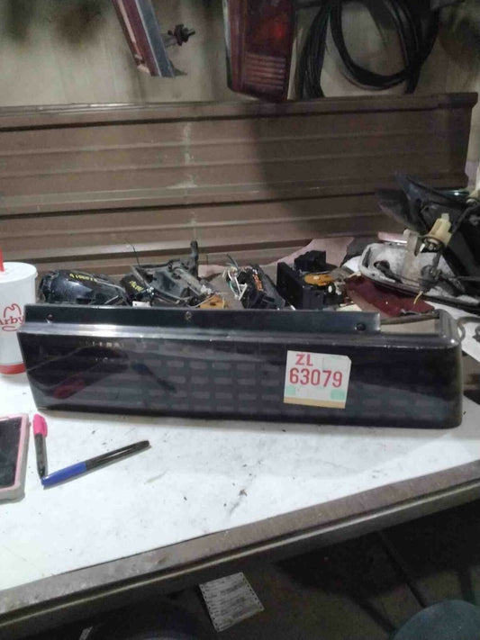 Tail Light Assembly PONTIAC Sunbird Right 84 85 86 87