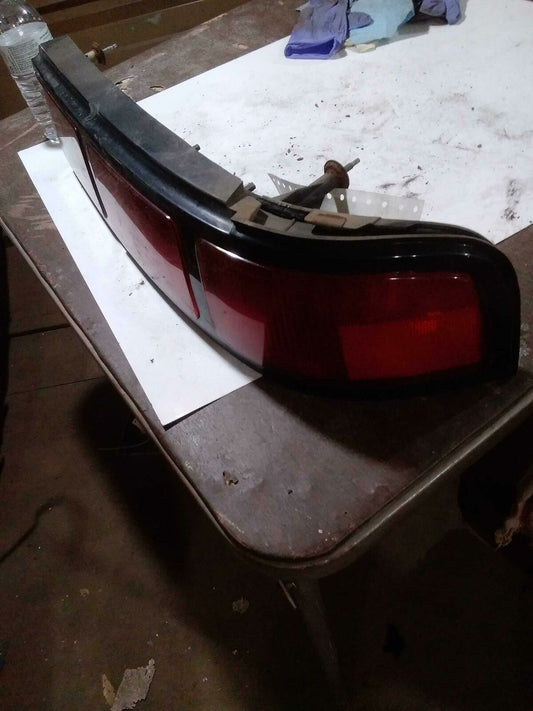 Tail Light Assembly CHEVY LUMINA Rl 90 91 92 93 94